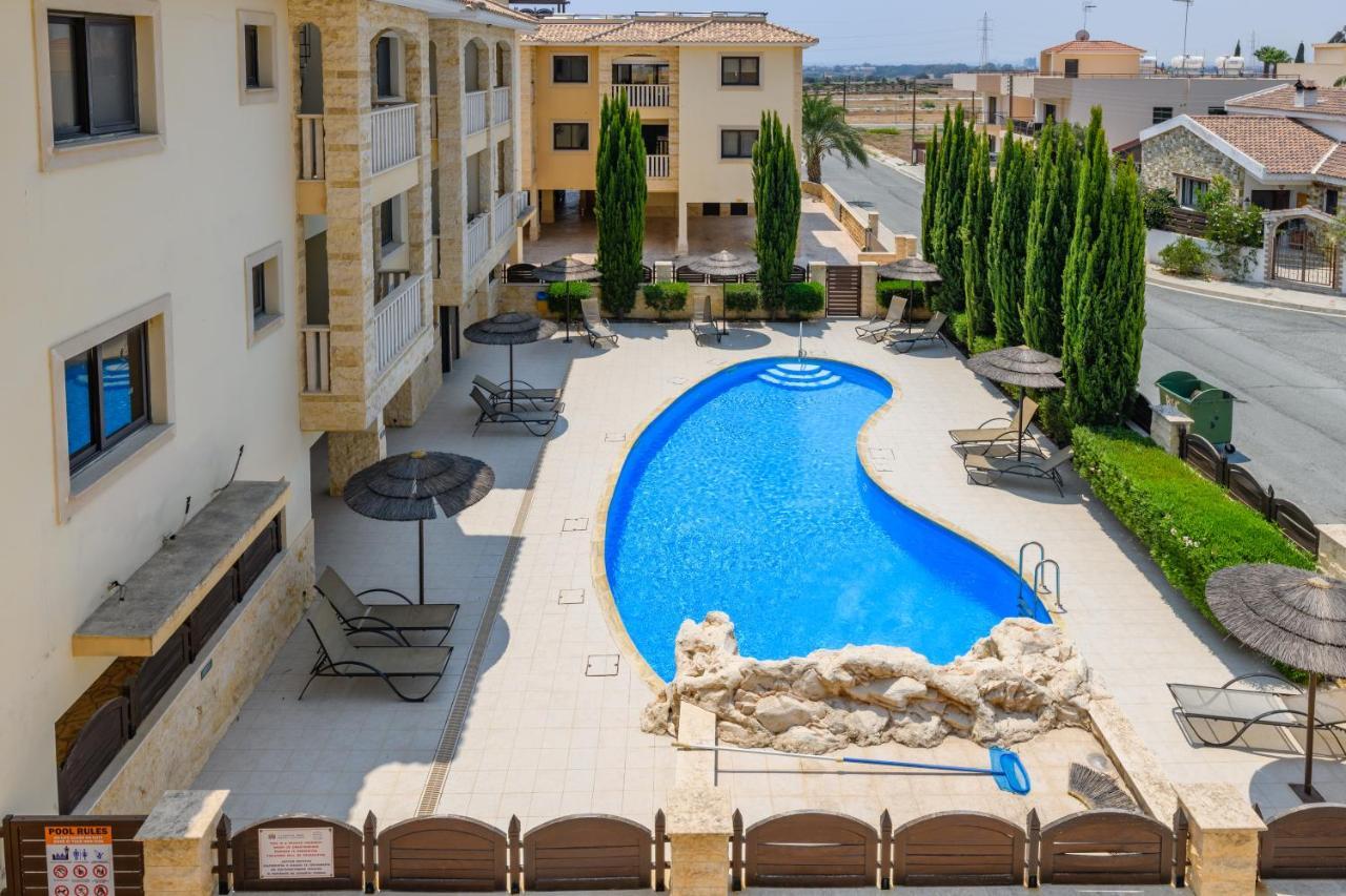 Blue Serenity Complex Ларнака Екстер'єр фото